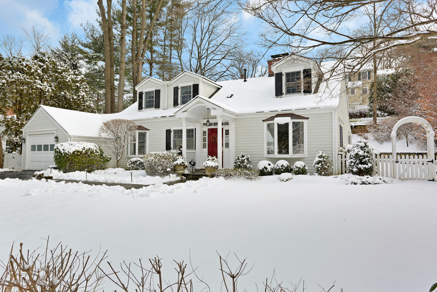 44 Glen Road Greenwich, CT 06830 - Photo 2 of 30 44 Glen Rd Greenwich CT 06830-large-008-