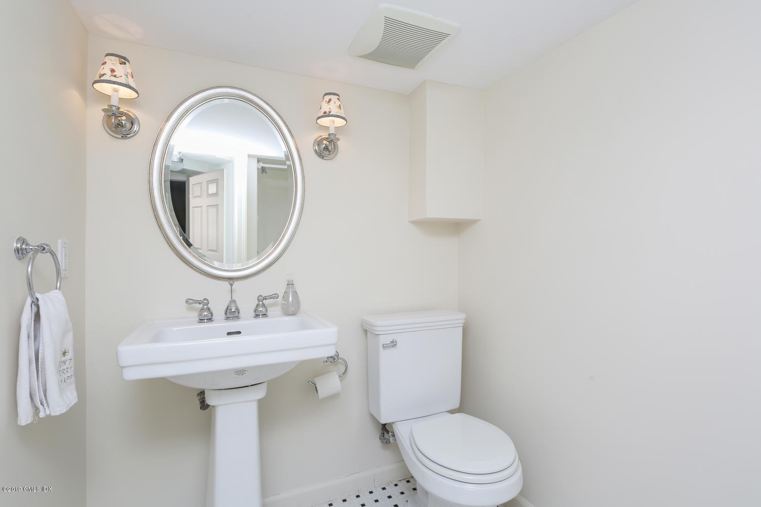 44 Glen Road Greenwich, CT 06830 - Photo 27 of 30 44 Glen Rd Greenwich CT 06830-large-005-