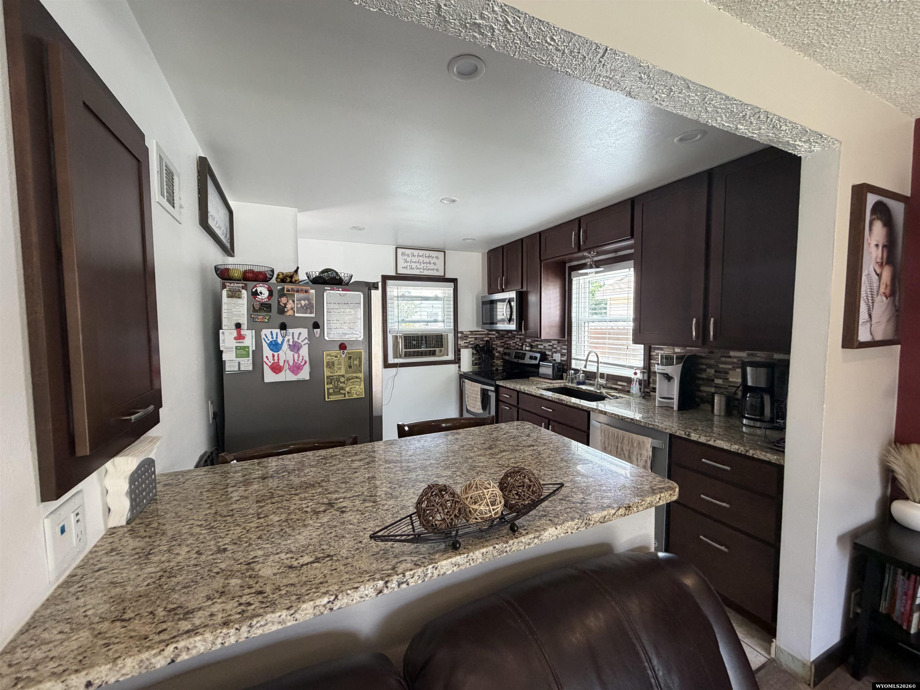 915 8th Street Rawlins, WY 82301 - Photo 10 of 38