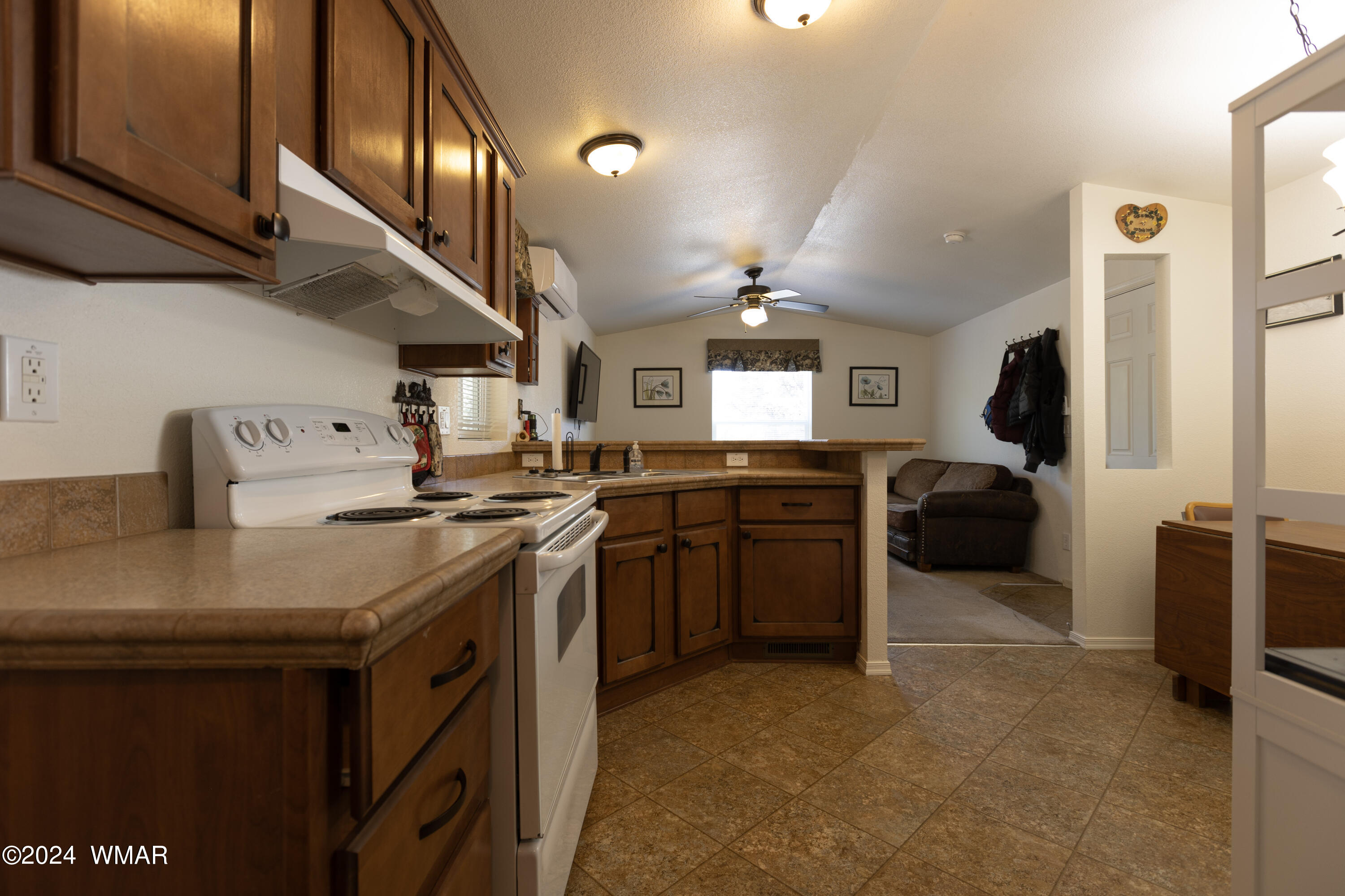 3557 Broken Arrow Road Overgaard, AZ 85933 - Photo 20 of 24