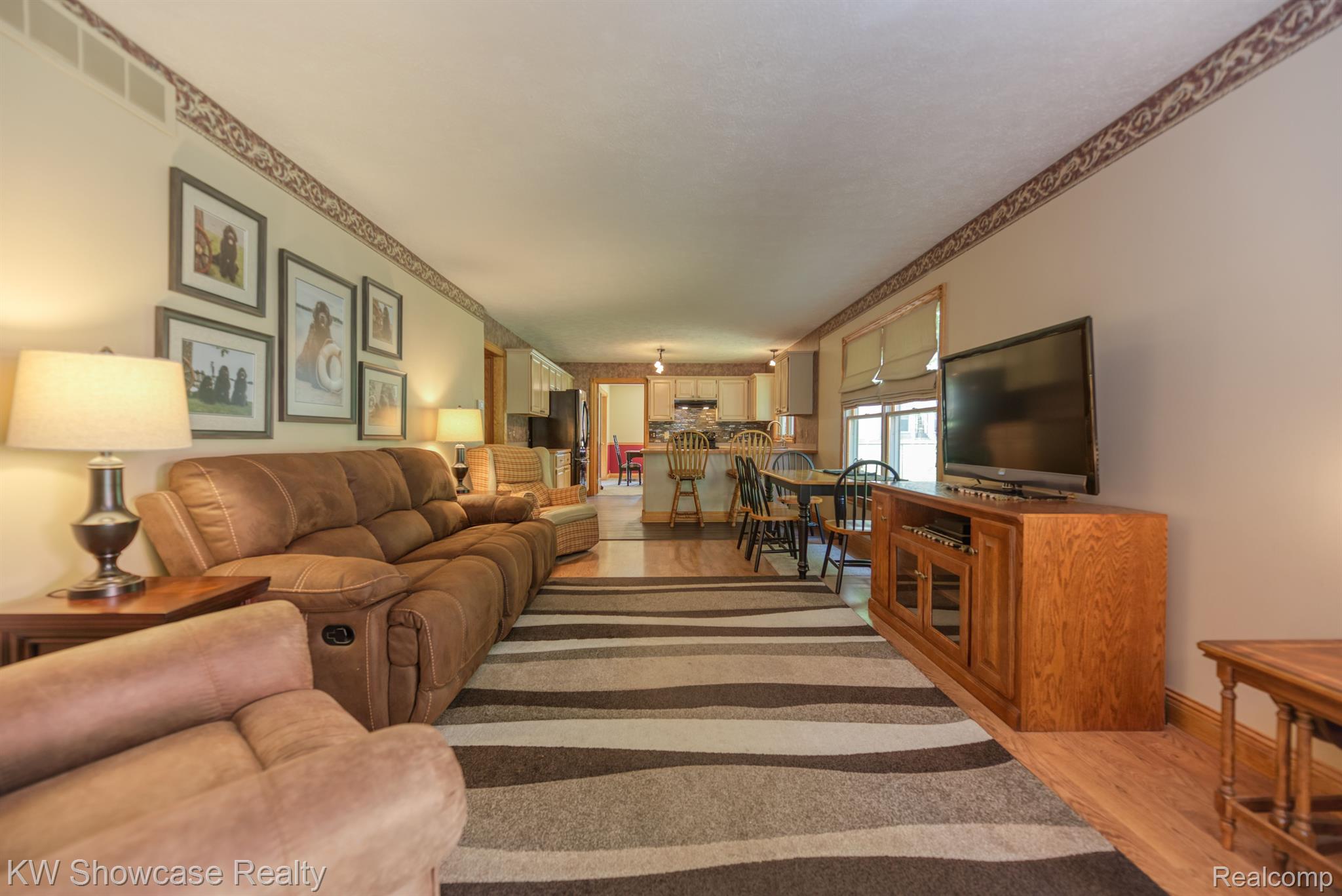 934 County Farm Road Howell, MI 48843 - Photo 20 of 36 Family room/kitchen