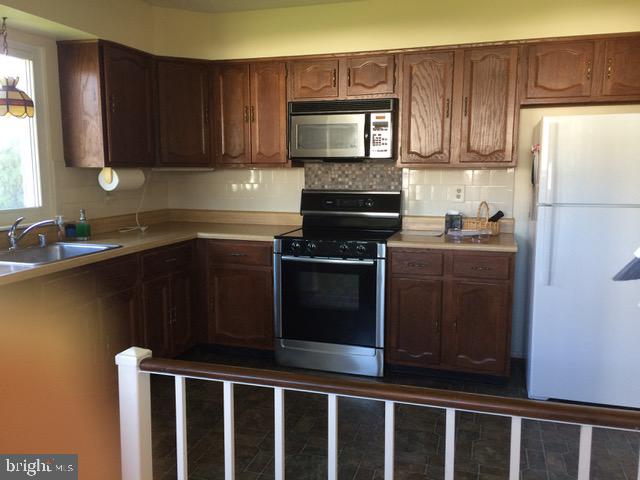 7054 Catalpa Road Frederick, MD 21703 - Photo 3 of 7