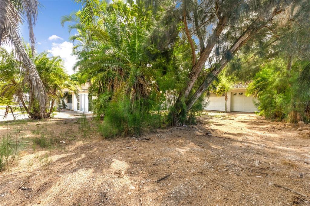 887 Leeward Road Venice, FL 34293 - Photo 5 of 38