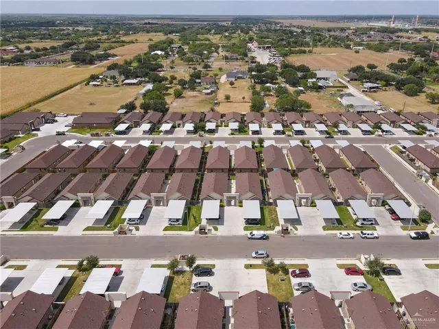 $950 | 3811 Paola Street, Unit 4, Edinburg, TX 78541