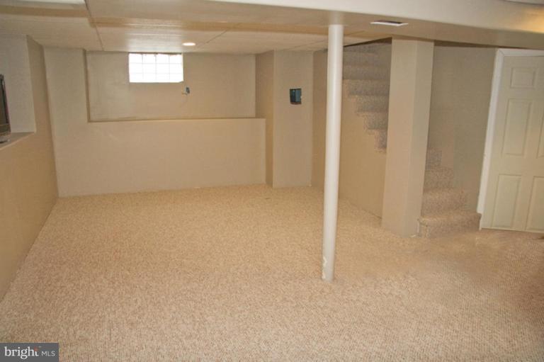 1201 North Point Road Dundalk, MD 21222 - Photo 8 of 17 a view of an empty room