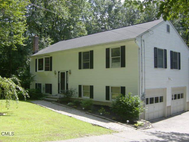 8 Green Pond Road Sherman, CT 06784 - Photo 1 of 1 a view of a yard in front of house