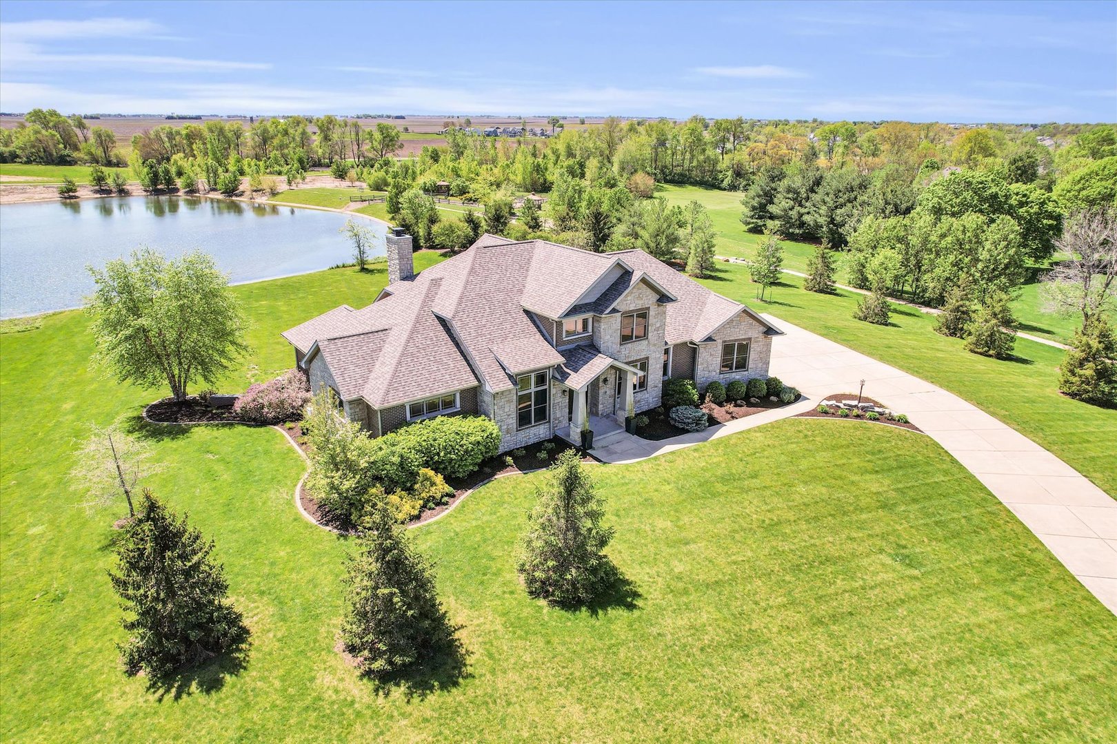 1319 Cross Creek Road Mahomet, IL 61853 - Photo 3 of 86 Gallery Image 3