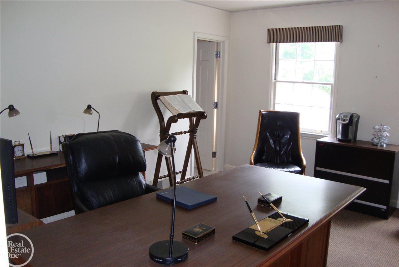 86 Lothrop Road Grosse Pointe Farms, MI 48236 - Photo 21 of 28