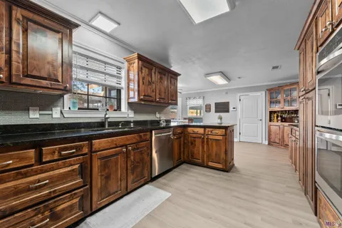 $450,000 | 31204 Dunn Road, Denham Springs, LA 70726