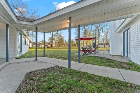 $450,000 | 31204 Dunn Road, Denham Springs, LA 70726