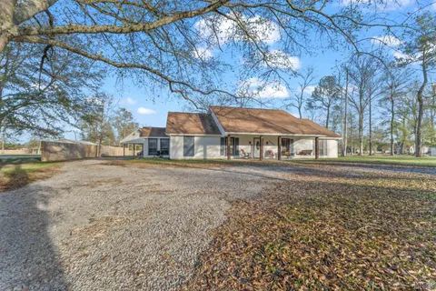 $450,000 | 31204 Dunn Road, Denham Springs, LA 70726