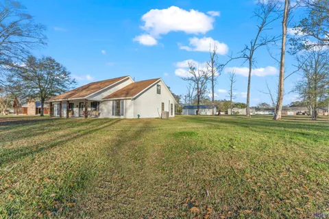 $450,000 | 31204 Dunn Road, Denham Springs, LA 70726