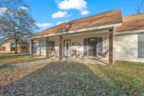 $450,000 | 31204 Dunn Road, Denham Springs, LA 70726