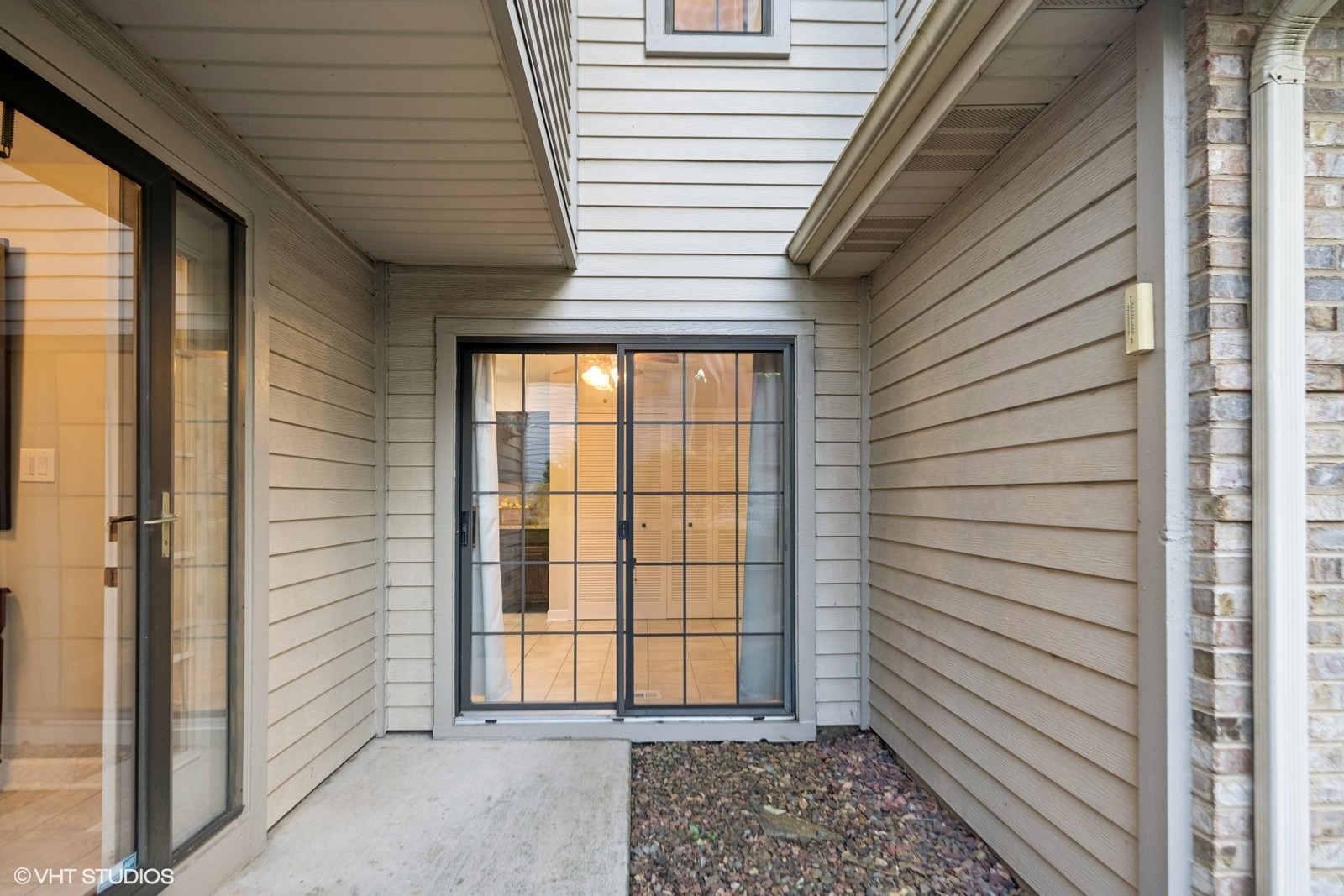199 Springdale Lane Bloomingdale, IL 60108 - Photo 2 of 70 a view of a porch with wooden floor