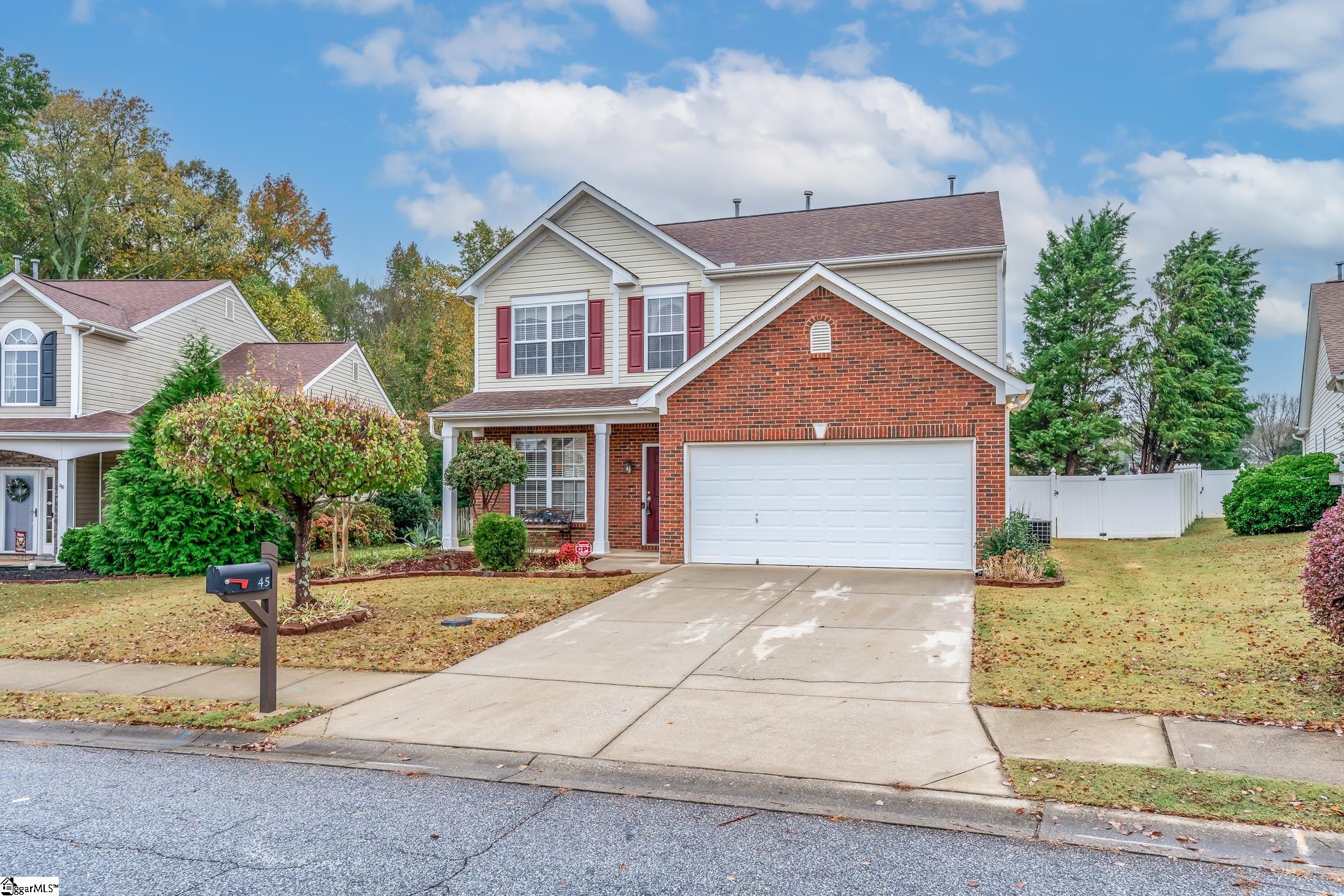 45 Farmbrook Way Simpsonville, SC 29681 - Photo 2 of 35 Gallery Image 2