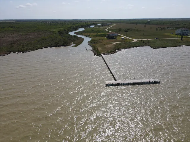 $31,000 | 62-63 Bayou Avenue, Anahuac, TX 77514