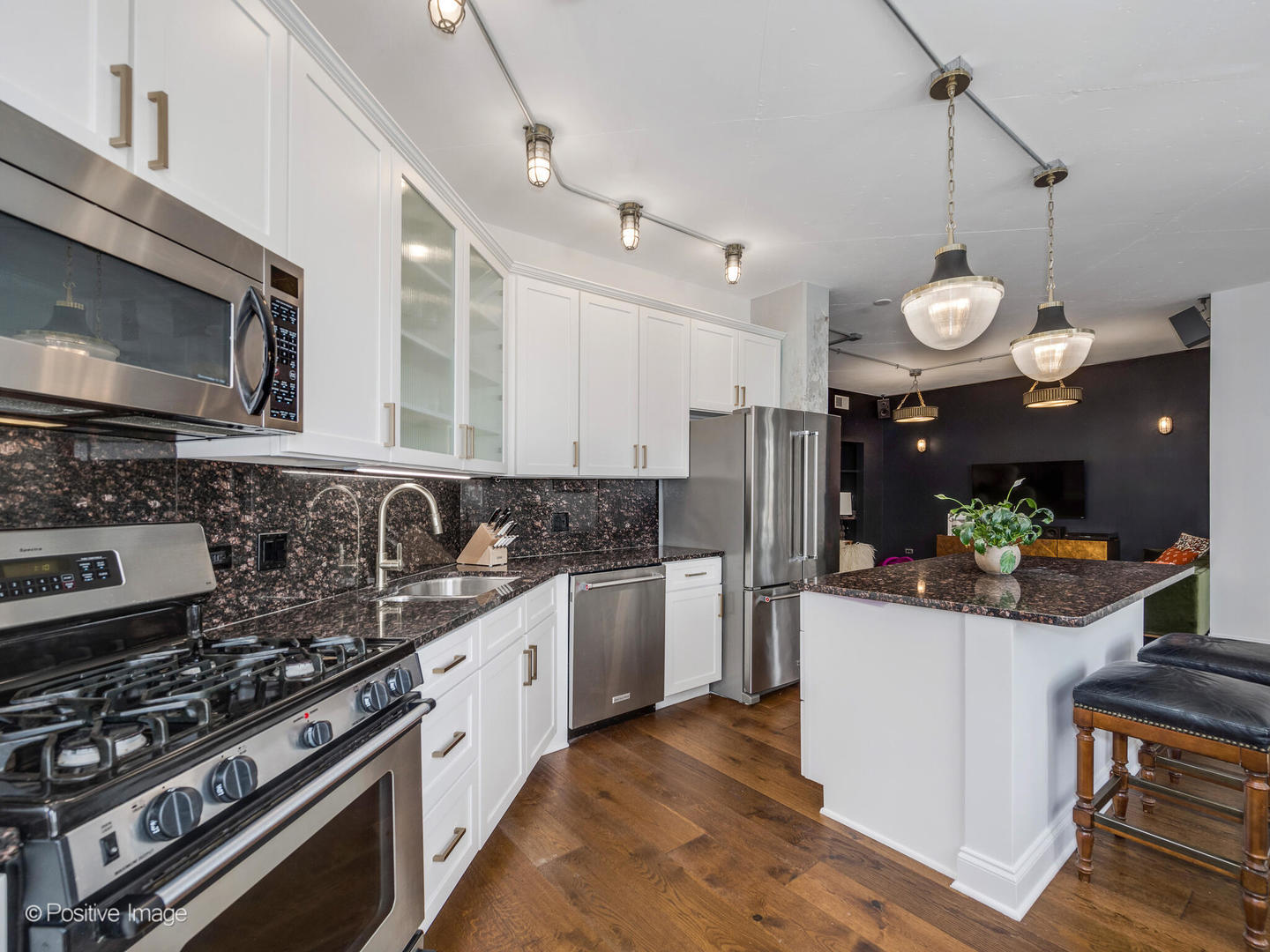 1001 West Madison Street, Unit 312 Chicago, IL 60607 - Photo 6 of 21 Gallery Image 6