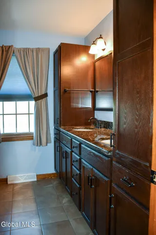 $625,000 | 15 Delta Boulevard, Colonie, NY 12047