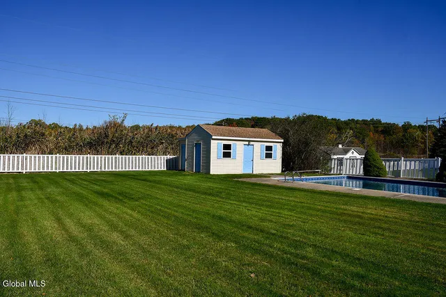 $625,000 | 15 Delta Boulevard, Colonie, NY 12047