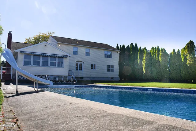 $625,000 | 15 Delta Boulevard, Colonie, NY 12047