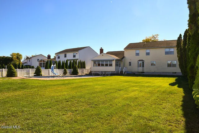 $625,000 | 15 Delta Boulevard, Colonie, NY 12047