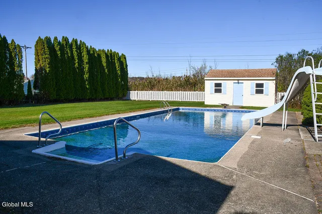 $625,000 | 15 Delta Boulevard, Colonie, NY 12047