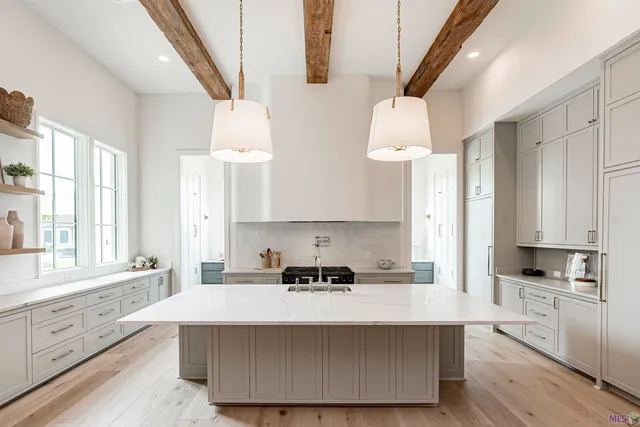 $1,875,000 | 7855 Highland Road, Baton Rouge, LA 70808