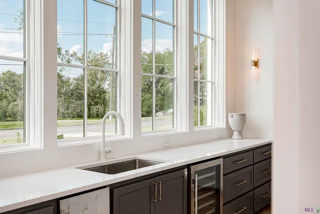 $1,875,000 | 7855 Highland Road, Baton Rouge, LA 70808