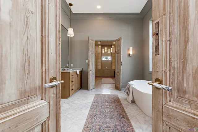 $1,875,000 | 7855 Highland Road, Baton Rouge, LA 70808