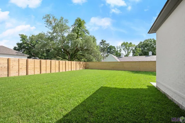 $1,875,000 | 7855 Highland Road, Baton Rouge, LA 70808