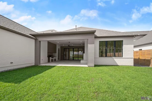 $1,875,000 | 7855 Highland Road, Baton Rouge, LA 70808