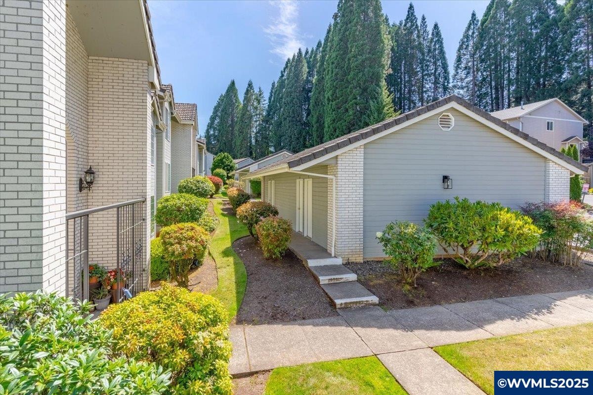 1820 Rees Hill Road Southeast Salem, OR 97306 - Photo 4 of 35
