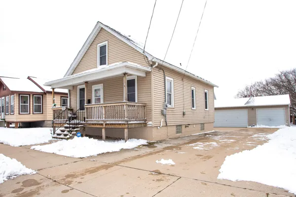 $164,900 | 2404 Jackson Street, Two Rivers, WI 54241
