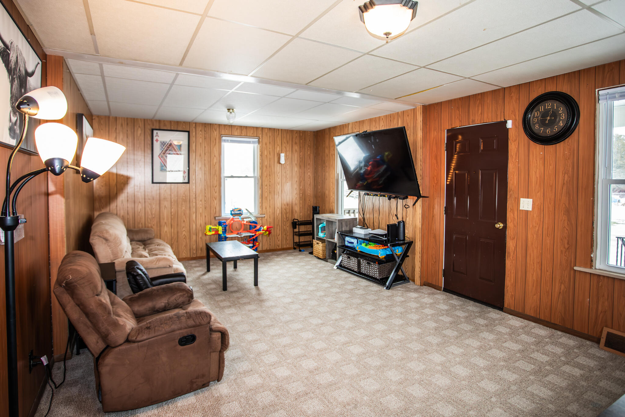 2404 Jackson Street Two Rivers, WI 54241 - Photo 4 of 26 Living Room