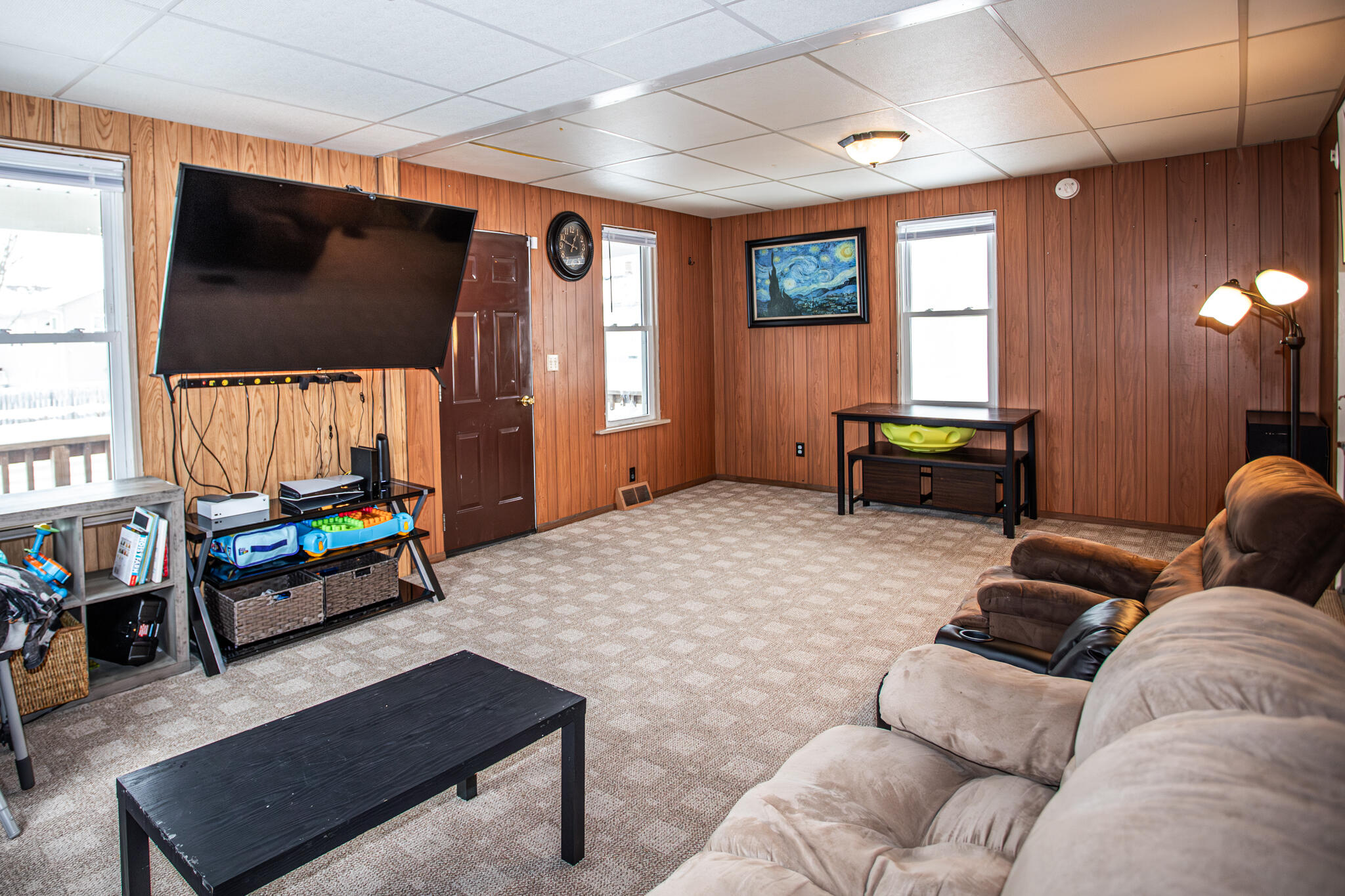 2404 Jackson Street Two Rivers, WI 54241 - Photo 6 of 26 Living Room