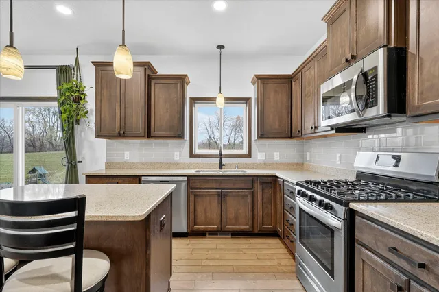 $575,000 | 13918 Ashford Path, Rosemount, MN 55068