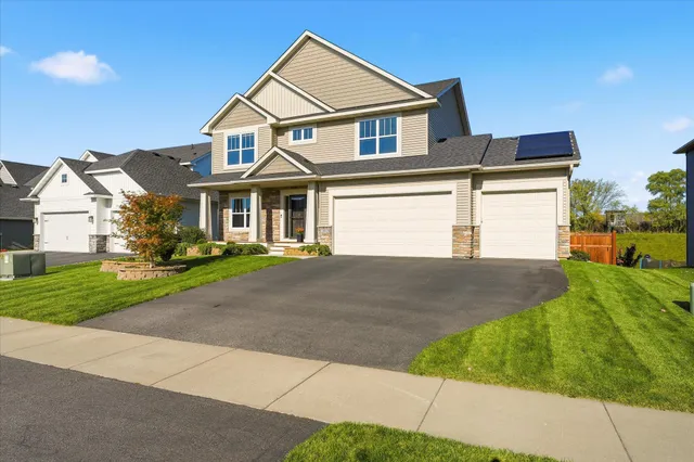 $575,000 | 13918 Ashford Path, Rosemount, MN 55068
