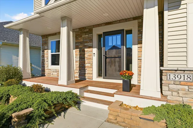 $575,000 | 13918 Ashford Path, Rosemount, MN 55068