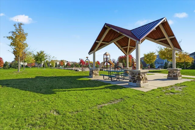 $575,000 | 13918 Ashford Path, Rosemount, MN 55068