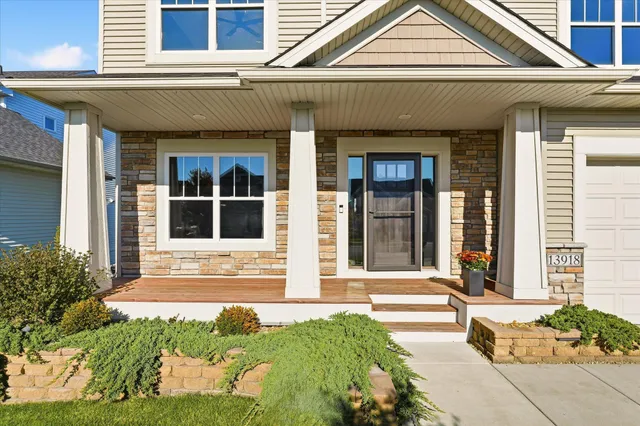 $575,000 | 13918 Ashford Path, Rosemount, MN 55068