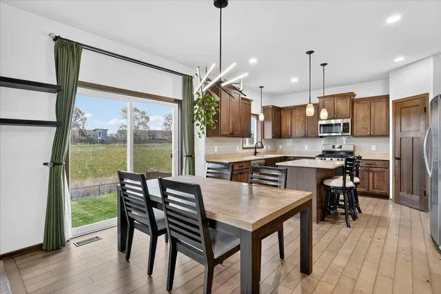 $575,000 | 13918 Ashford Path, Rosemount, MN 55068