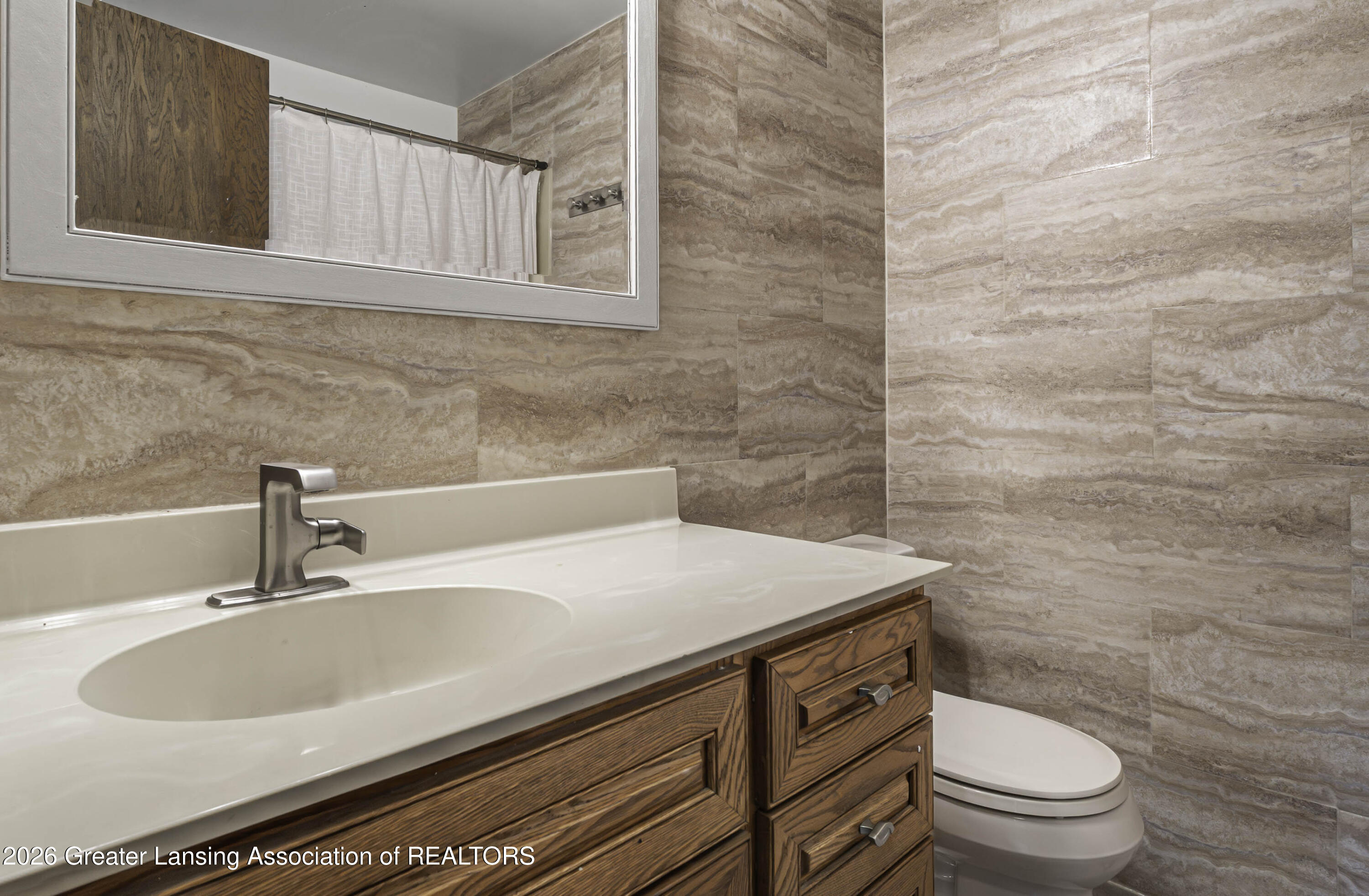 3216 Smithville Road Eaton Rapids, MI 48827 - Photo 17 of 32 Bathroom