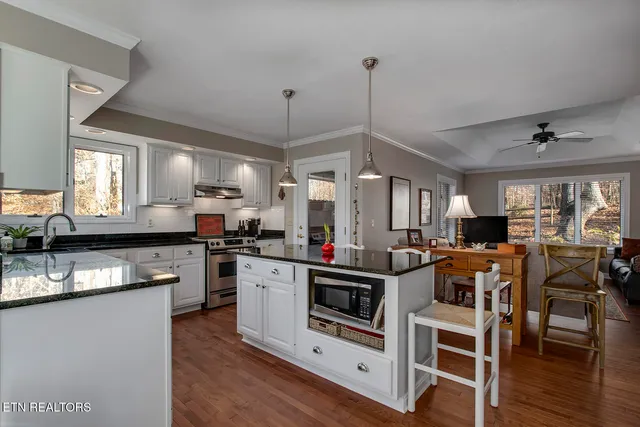 $474,900 | 114 Cheeskogili Way, Loudon, TN 37774