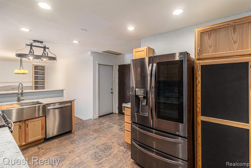 8263 Smethwick Road Sterling Heights, MI 48312 - Photo 7 of 25