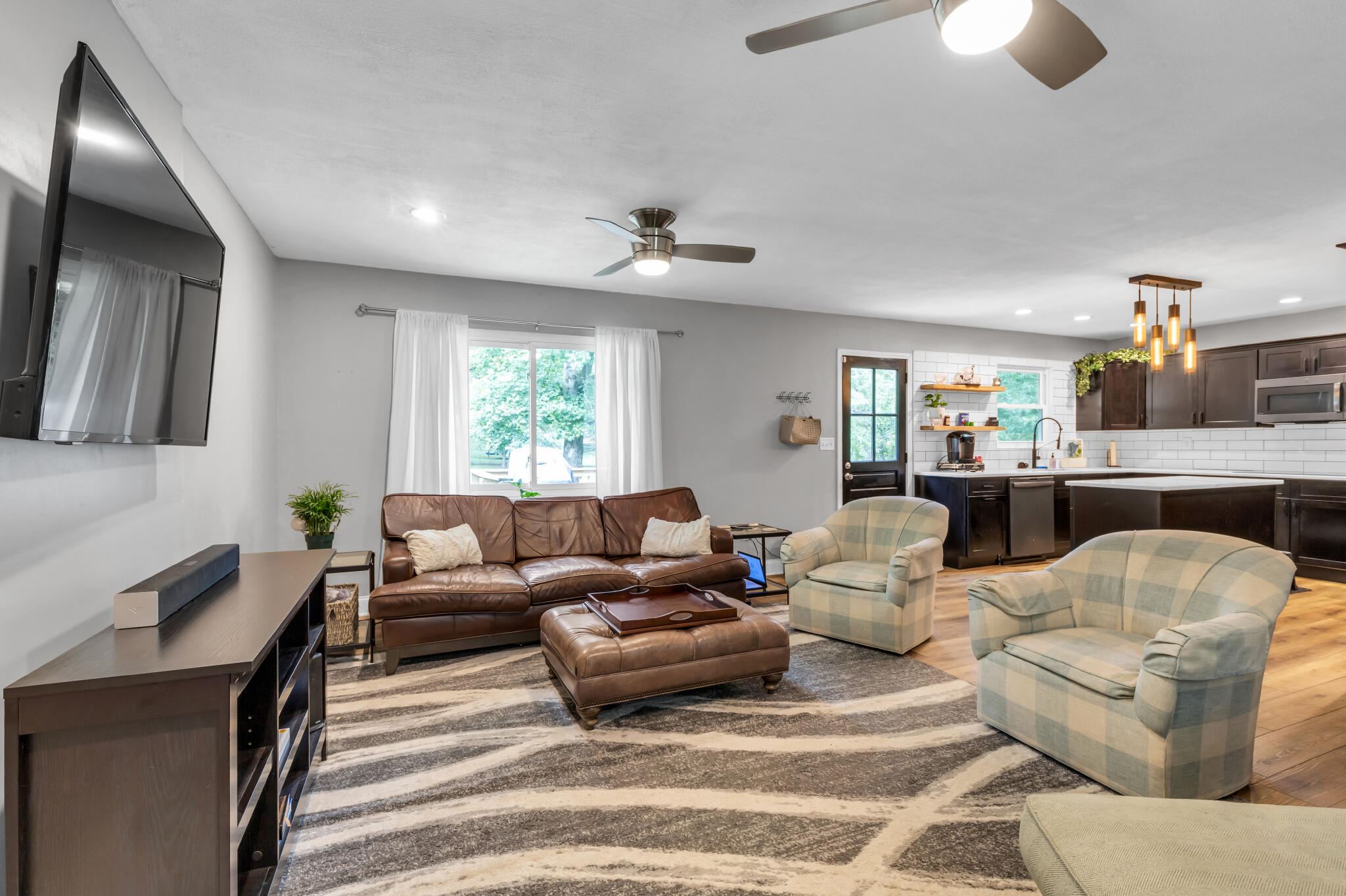 117 Frawley Road East Ridge, TN 37412 - Photo 7 of 30 Living Room