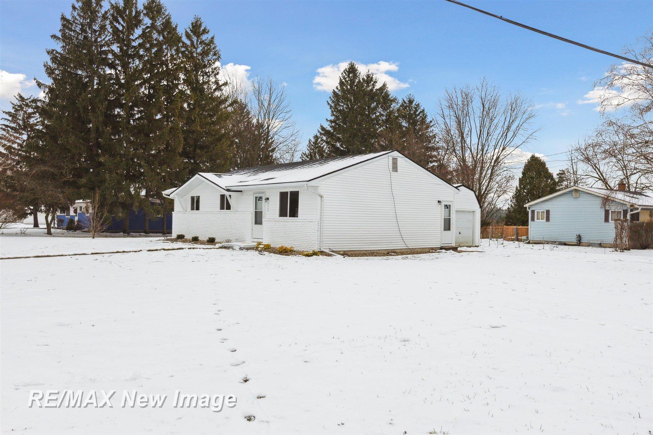 3580 Mack Road Saginaw, MI 48601 - Photo 4 of 29 50164180-66589cab-d2d9-48ea-a53b-076b2e3844a1.JPG