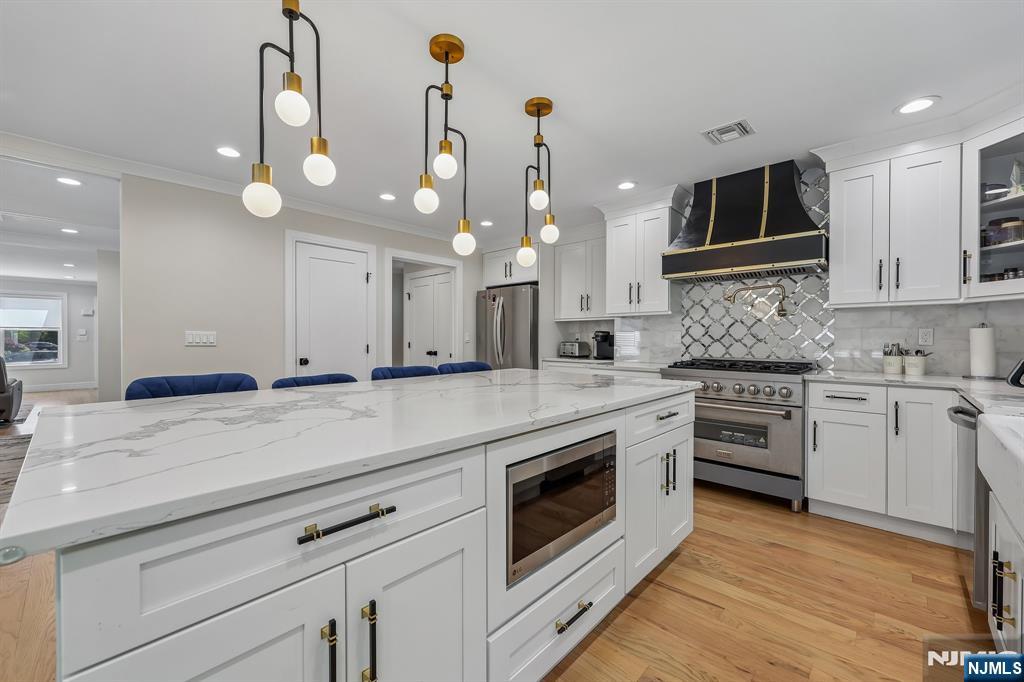 676 Ridgewood Avenue Oradell, NJ 07649 - Photo 15 of 50