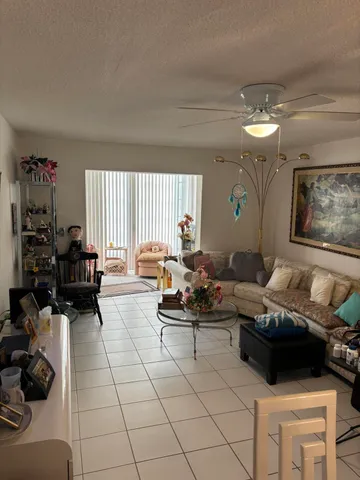$130,000 | 230 Northeast 26th Avenue, Unit 2140, Boynton Beach, FL 33435