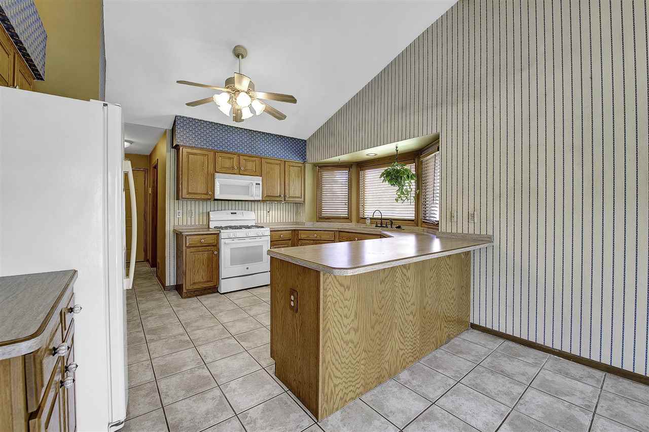 47694 Sandy Ridge Drive Macomb, MI 48044 - Photo 7 of 34 50080162-6.JPG