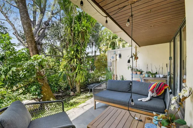 a view of walk in closet